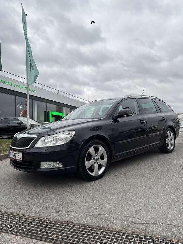 Gebraucht Skoda Octavia Elegance 122 PS (89 kW) 2010 Kombi