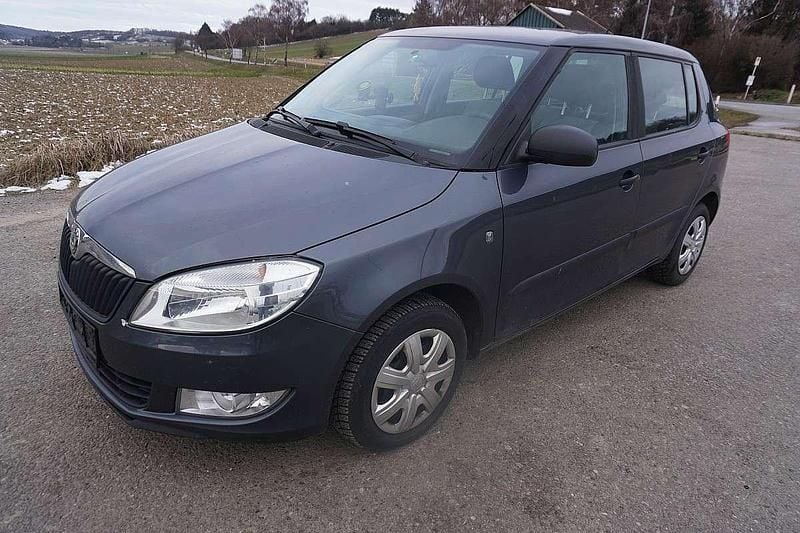 Gebraucht Skoda Fabia Active 86 PS (63 kW) 2012 Grau Limousine