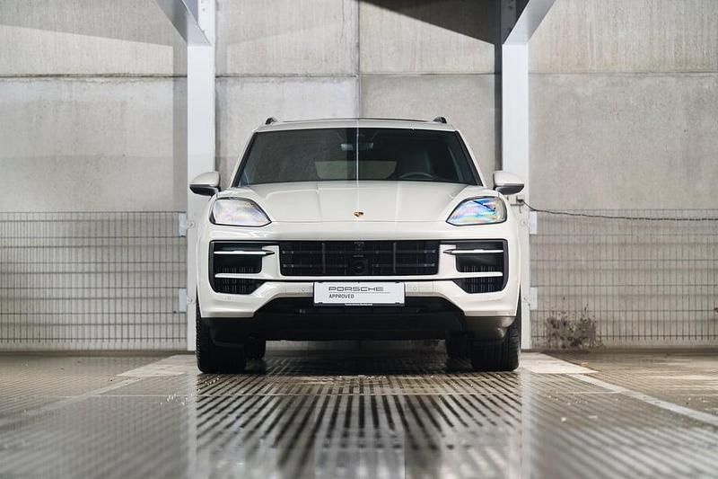 Gebraucht Porsche Cayenne S E-Hybrid 519 PS (381 kW) 2026 Hellbraun  metallic SUV