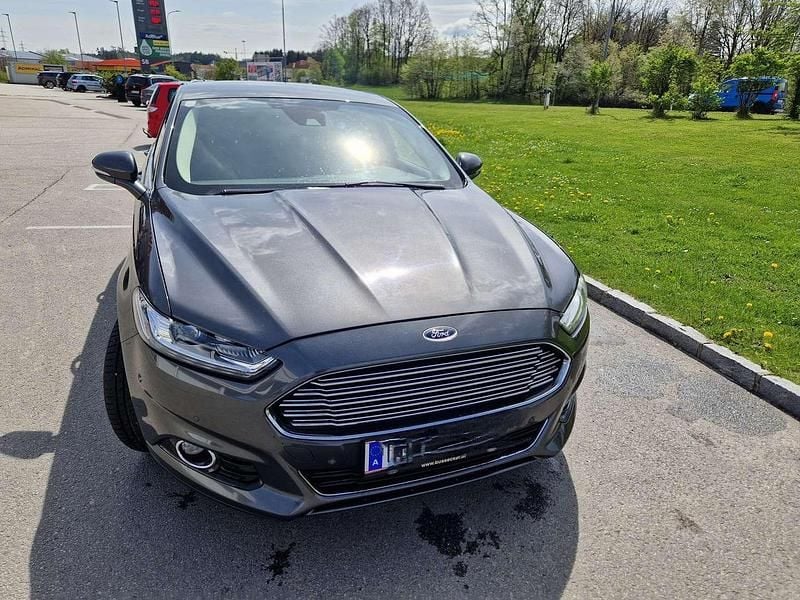 Grau Gebraucht 2016 Ford Mondeo ST-Line Limousine | € 14.000 (Fairer Preis) - Bild 1/2
