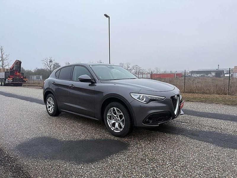 Gebraucht Alfa Romeo Stelvio Super 209 PS (153 kW) 2018 Grau SUV