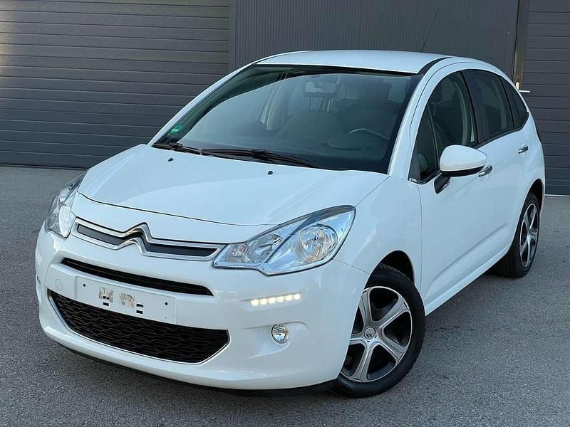 Weiß Gebraucht 2016 Citroën C3 PureTech Kleinwagen | € 5.500 (Fairer Preis) - Bild 1/4