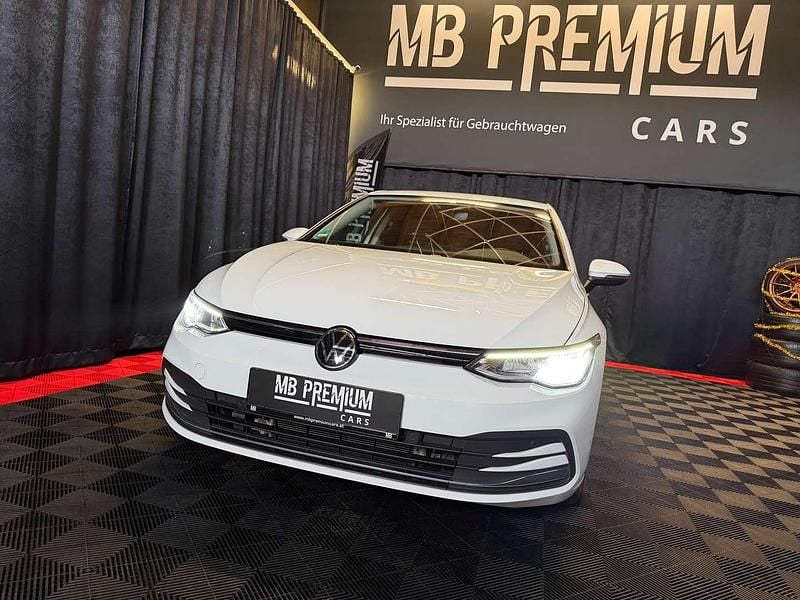 Gebraucht VW Golf VIII Active 116 PS (85 kW) 2021 Weiß Kleinwagen