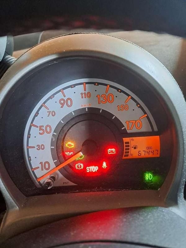 Gebraucht Peugeot 107 68 PS (50 kW) 2012 Grau Kleinwagen