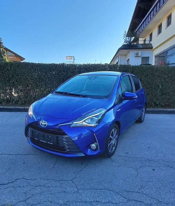 Blau Gebraucht 2019 Toyota Yaris Hybrid Active Kleinwagen | € 15.500 (Etwas zu teuer) - Bild 1/4