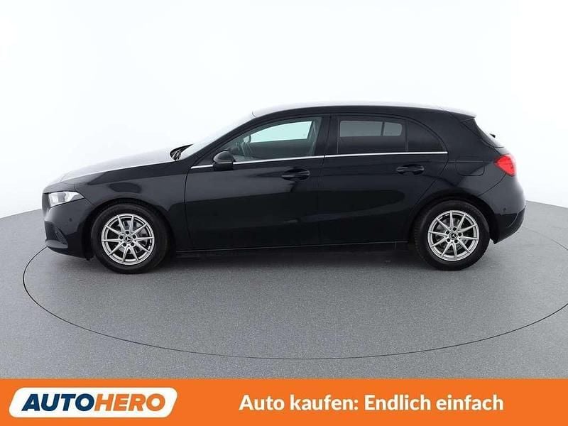 Gebraucht Mercedes A180 116 PS (85 kW) 2019 Schwarz Kleinwagen