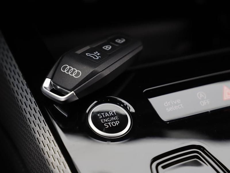 Neu Audi A5 150 PS (110 kW) 2026 Schwarz  metallicperleffektno Limousine