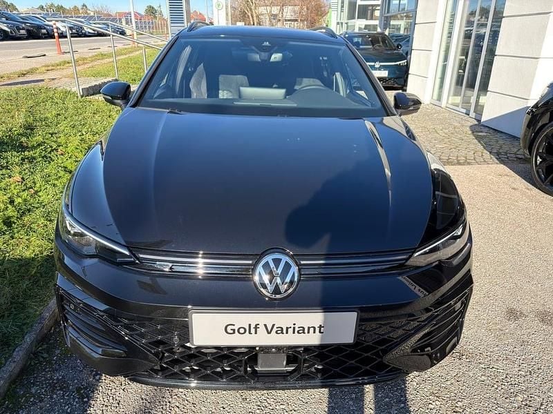 Neu VW Golf VIII R-line 150 PS (110 kW) 2025 Schwarz  metallic Kombi