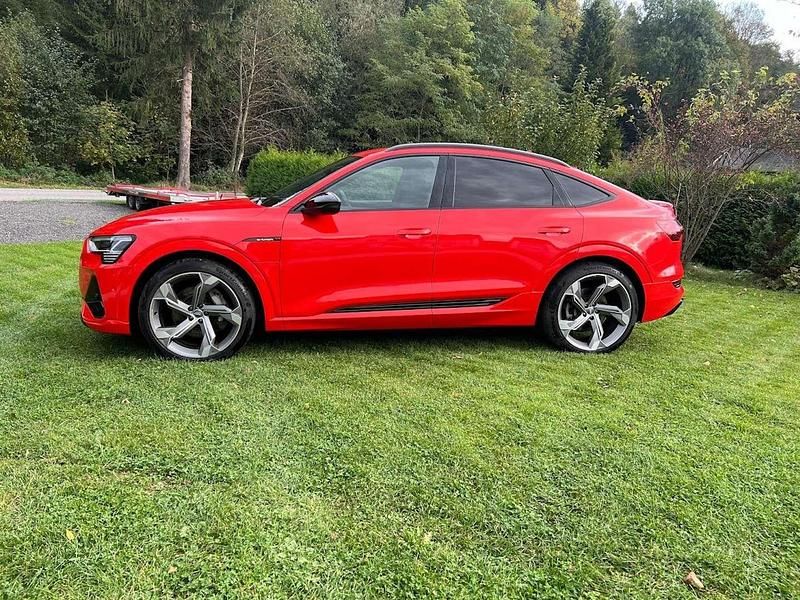 Gebraucht Audi e-tron S-Line 300 kW (408 PS) 2021 Rot SUV