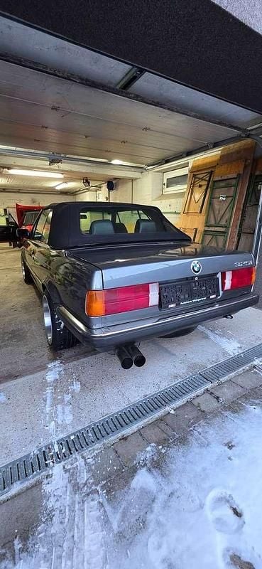 Gebraucht BMW 325 171 PS (125 kW) 1987 Grau Cabrio