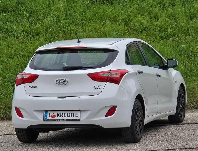 Gebraucht Hyundai i30 Classic 90 PS (66 kW) 2013 Weiß Kleinwagen