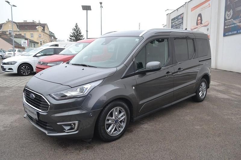Gebraucht Ford Tourneo Titanium 121 PS (88 kW) 2022 Mittelgrau  metallic