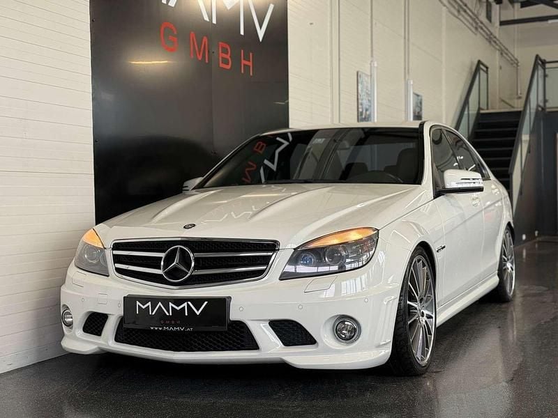 Weiß Gebraucht 2010 Mercedes C63 AMG AMG Limousine | € 45.490 - Bild 1/4
