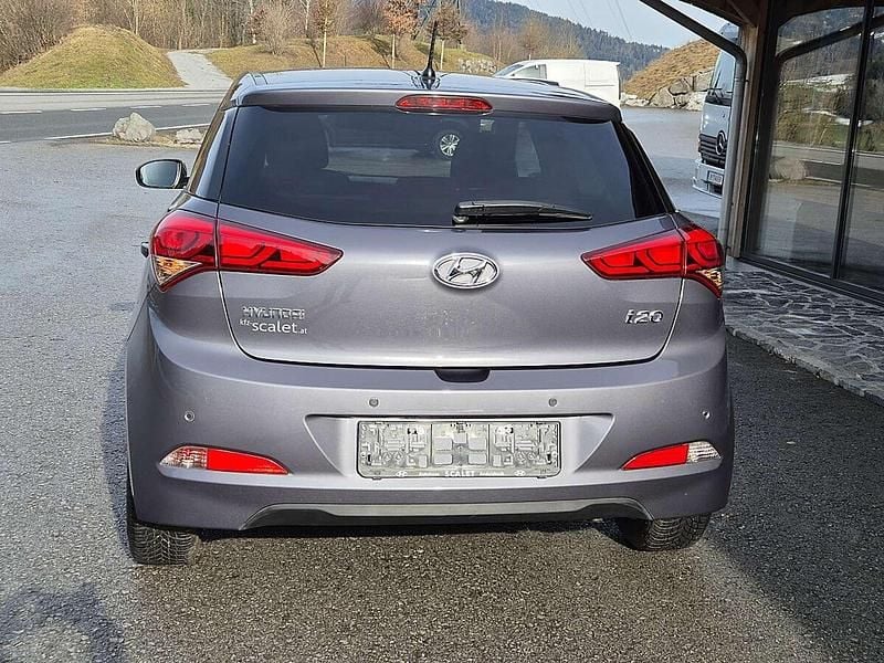 Gebraucht Hyundai i20 GO! 84 PS (61 kW) 2016 Grau Limousine