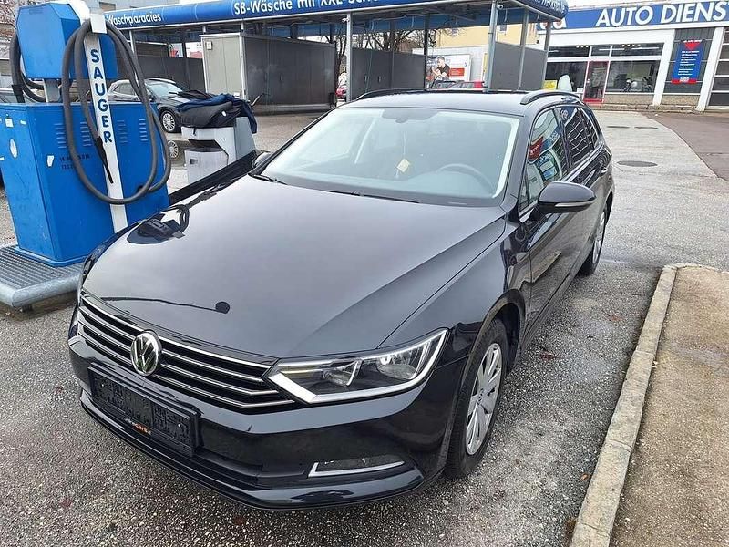 Gebraucht VW Passat Trendline 120 PS (88 kW) 2016 Schwarz Kombi