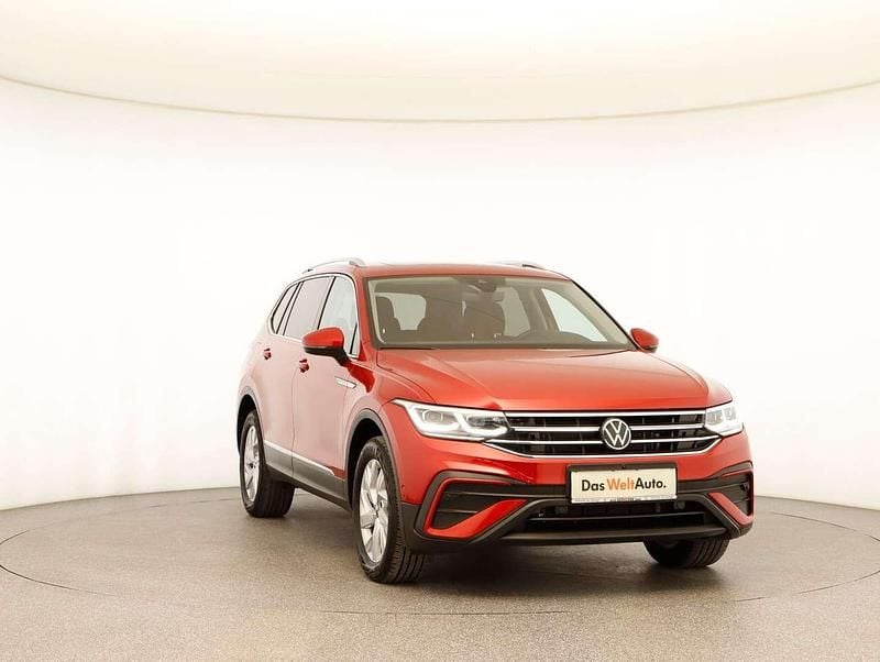 Gebraucht VW Tiguan Allspace Life 150 PS (110 kW) 2022 Mittelrot  metallic SUV