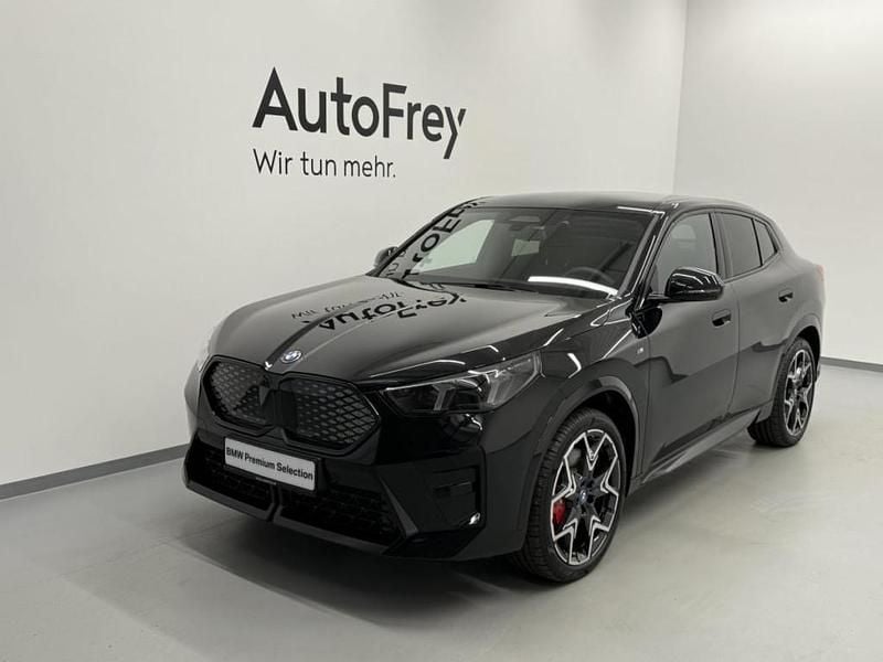 Gebraucht BMW iX2 Luxury Line 225 kW (306 PS) 2025 Schwarz SUV