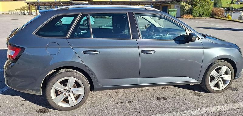 Gebraucht Skoda Fabia Ambition 90 PS (66 kW) 2017 Grau Kombi