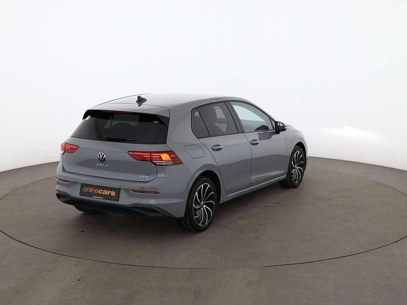Gebraucht VW Golf VII Life 150 PS (110 kW) 2021 Grau Kleinwagen