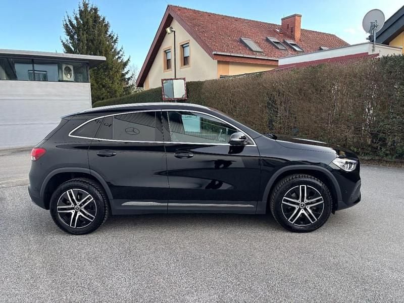 Gebraucht Mercedes GLA200 Progressive 150 PS (110 kW) 2023 Schwarz SUV