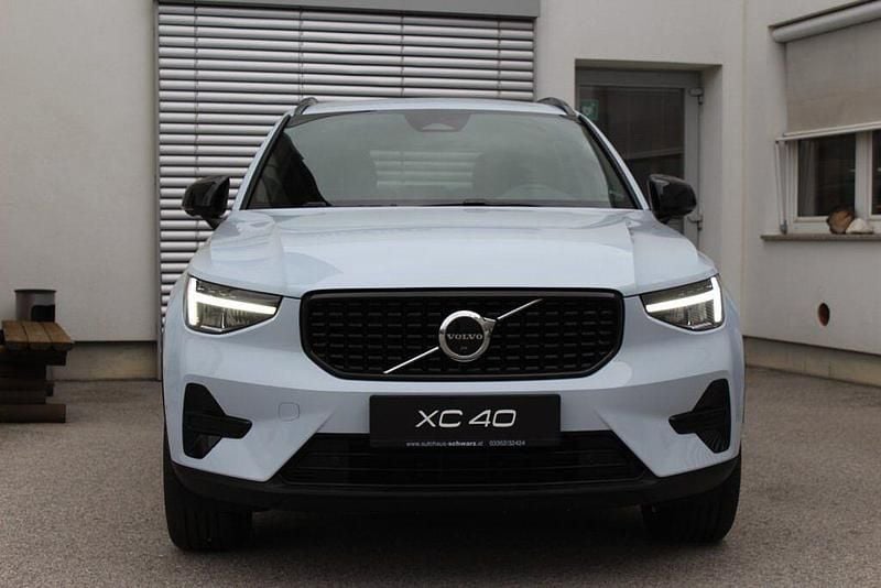 Gebraucht Volvo XC40 163 PS (119 kW) 2025 Blau SUV