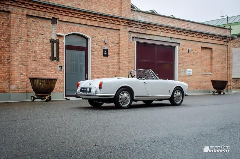 Gebraucht Alfa Romeo Giulia Spider 92 PS (67 kW) 1963 Weiß Cabrio