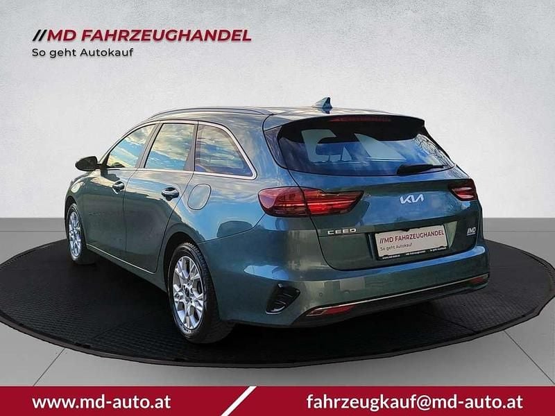 Gebraucht Kia Ceed Vision 160 PS (117 kW) 2024 Grau Kleinwagen
