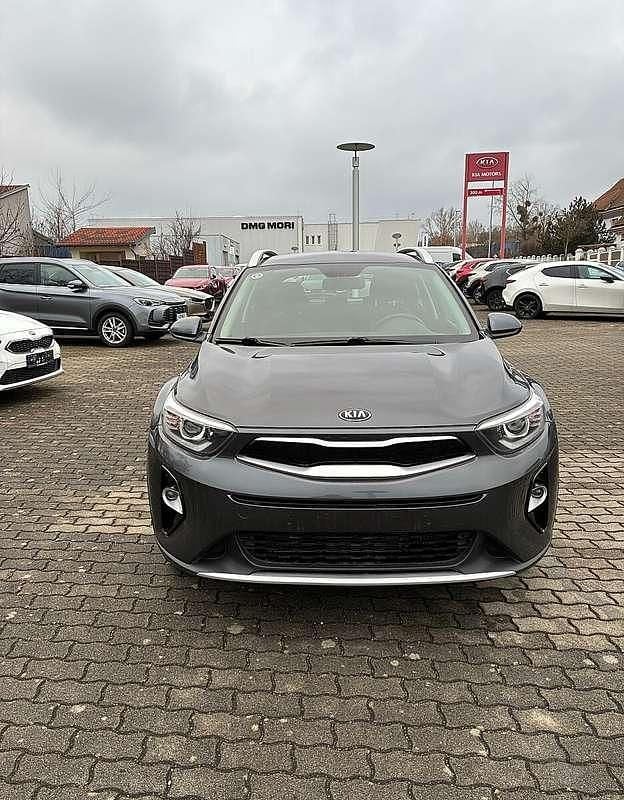 Gebraucht Kia Stonic Silver 120 PS (88 kW) 2020 Grau SUV