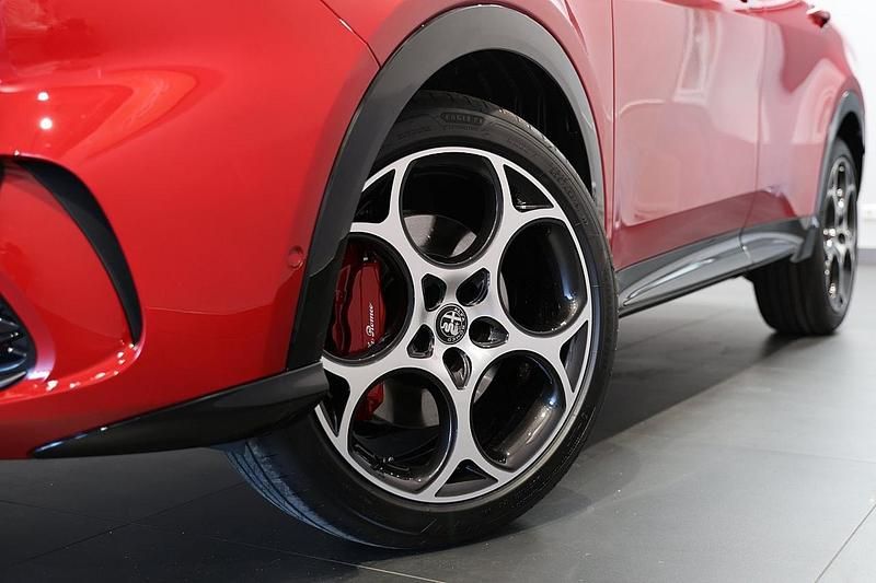 Neu Alfa Romeo Tonale Veloce 160 PS (117 kW) 2025 Rot SUV