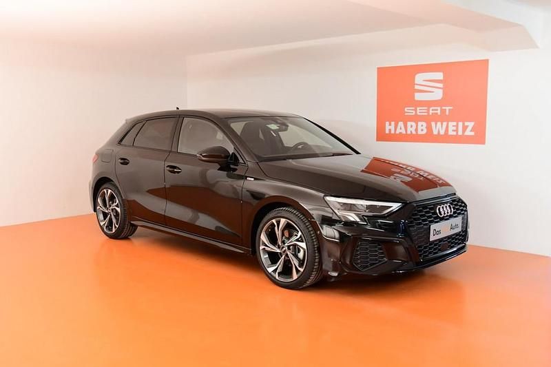 Gebraucht Audi A3 S-Line 110 PS (80 kW) 2023 Schwarz  metallicperleffektno Limousine