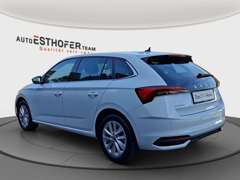 Gebraucht Skoda Scala Selection 95 PS (69 kW) 2025 Weiss  metallic Kleinwagen