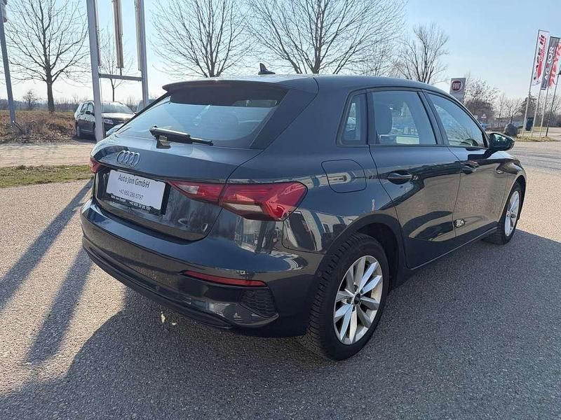 Gebraucht Audi A3 Sportback Basis 116 PS (85 kW) 2021 Grau Kleinwagen
