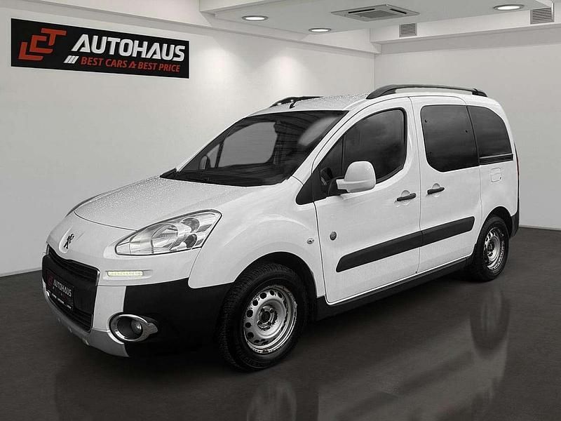 Weiß Gebraucht 2014 Peugeot TePee Outdoor Kombi | € 5.880 - Bild 1/4