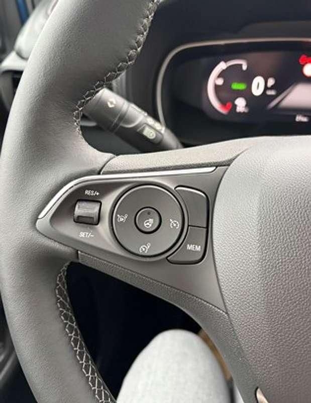 Gebraucht Opel Combo-e Life Elegance 100 kW (136 PS) 2023 Blau Kombi