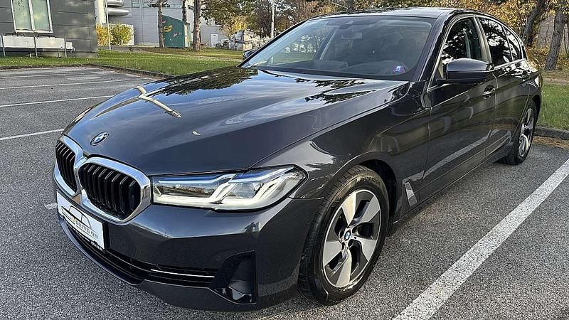 Grau Gebraucht 2020 BMW 520 Performance Limousine | € 33.500 (Etwas zu teuer) - Bild 1/4