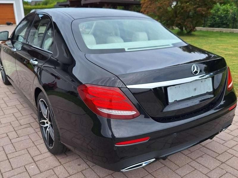 Gebraucht Mercedes E350 Avantgarde 258 PS (189 kW) 2017 Schwarz Limousine