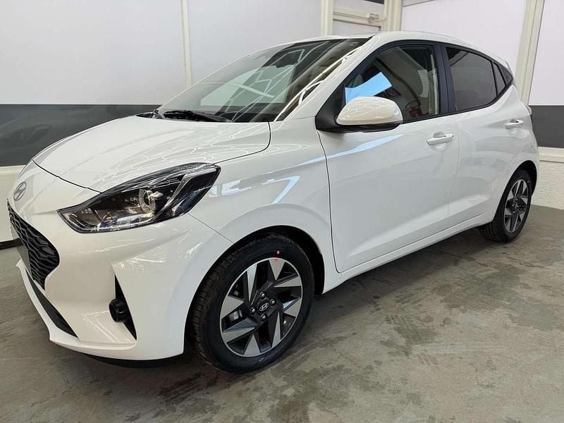 Neu Hyundai i10 Premium 77 PS (56 kW) 2025 Weiß Kleinwagen
