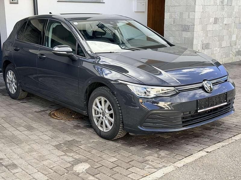 Gebraucht VW Golf VIII Life 116 PS (85 kW) 2024 Grau Kleinwagen