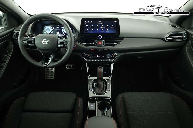 Neu Hyundai i30 N Line 140 PS (102 kW) 2025 Weiß Limousine