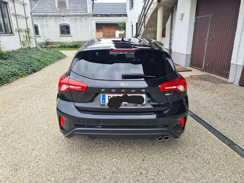 Gebraucht Ford Focus ST-Line X 125 PS (91 kW) 2021 Schwarz Limousine