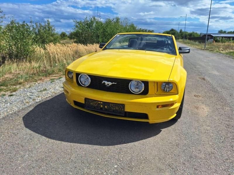 Gebraucht Ford Mustang GT 305 PS (224 kW) 2005 Gelb Cabrio