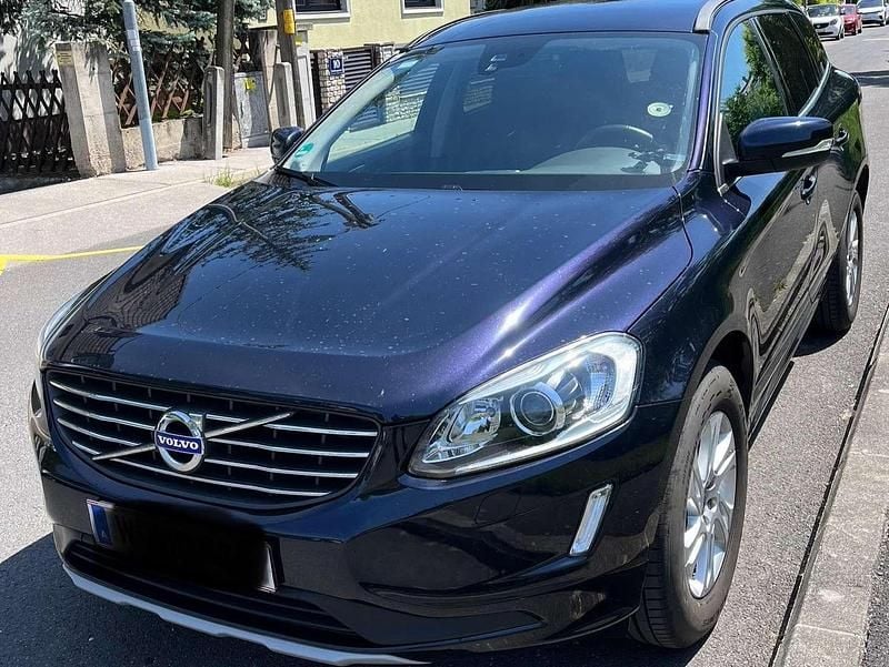 Blau Gebraucht 2015 Volvo XC60 Momentum SUV | € 28.600 - Bild 1/4