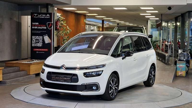 Weiß Gebraucht 2022 Citroën C4 SpaceTourer Shine Van / Kleinbus | € 16.880 (Fairer Preis) - Bild 1/4