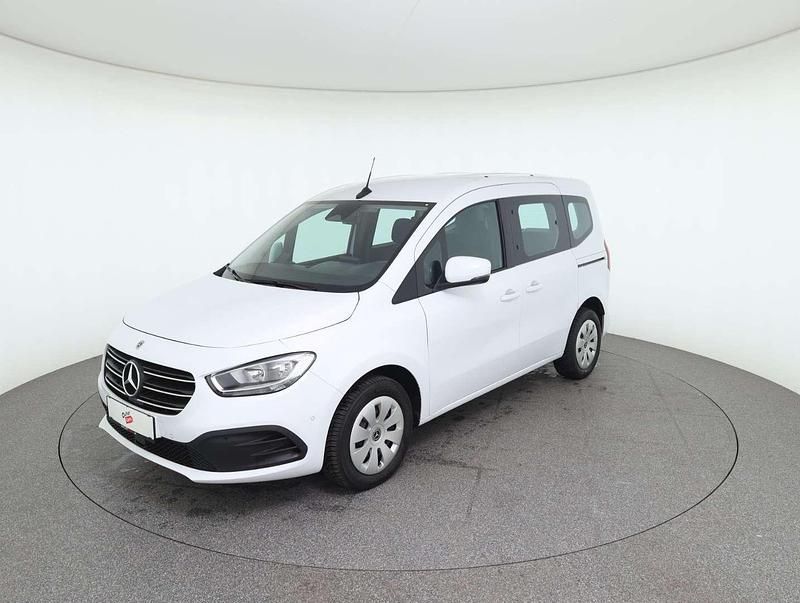 Gebraucht Mercedes T180 Progressive 131 PS (96 kW) 2024 Weiß Van / Kleinbus