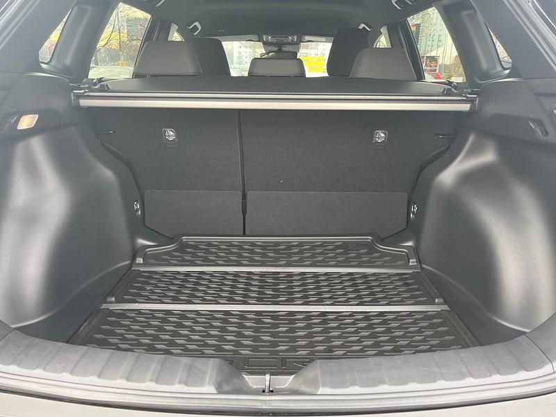 Gebraucht Toyota Corolla Cross Active 98 PS (72 kW) 2024 Schwarz SUV