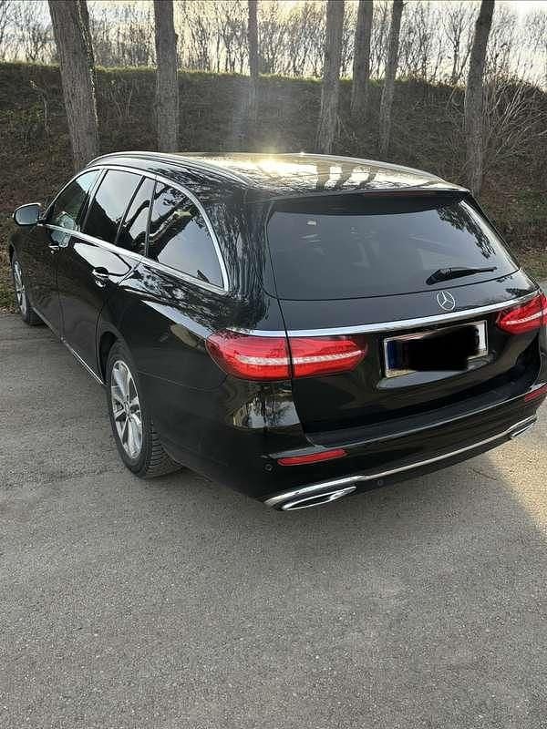 Gebraucht Mercedes E220 Avantgarde 194 PS (142 kW) 2017 Kombi