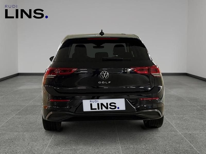 Gebraucht VW Golf VIII Life 110 PS (80 kW) 2022 Schwarz  metallicperleffektno Limousine