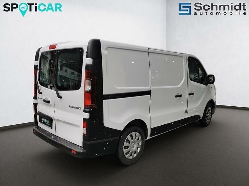 Gebraucht Renault Trafic 122 PS (89 kW) 2018 Weiß Van / Kleinbus