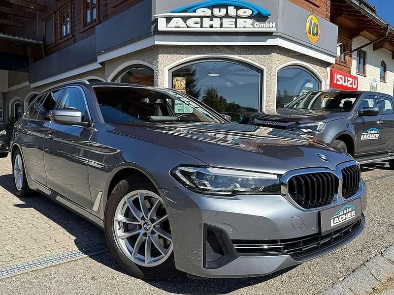 Gebraucht BMW 520 Efficient Dynamics 163 PS (119 kW) 2022 Grau Kombi