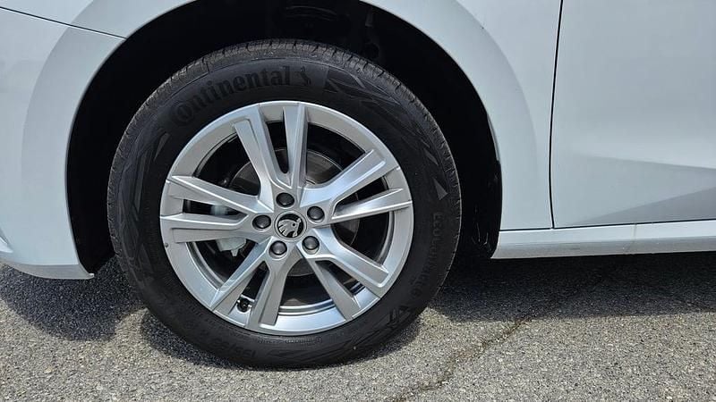 Gebraucht Skoda Fabia Selection 95 PS (69 kW) 2024 Weiss  metallic Kleinwagen